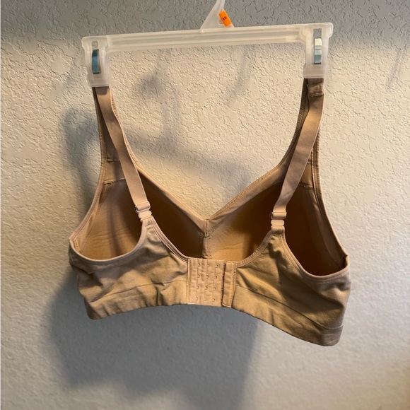 Vanity Fair Tan Bra wire free - Picture 2 of 3